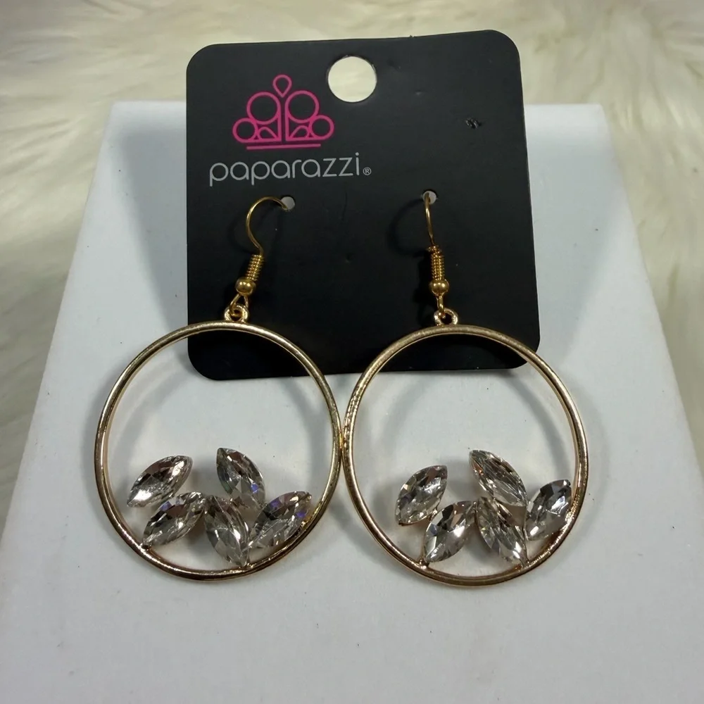 🩷5/$10🩷 paparazzi Gold Hoop Earrings with Clear Crystal Marquise Accents